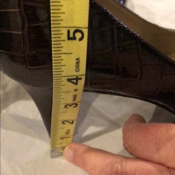 Tahari high heeled pumps, leather, size 9 - Picture 11 of 11